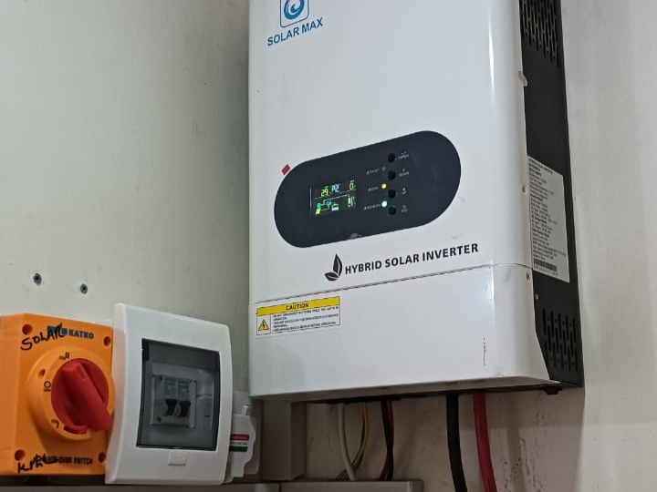 Solar hybrid interswitch system